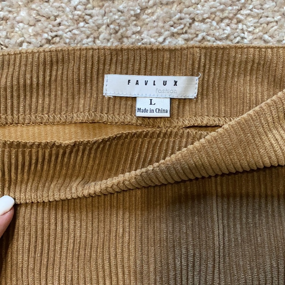 Skirt - Picture 4 of 4